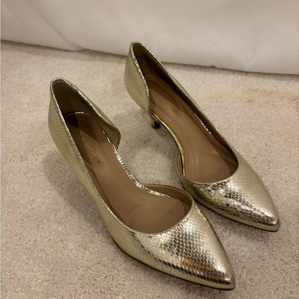 Gold Snakeskin Pattern Women's Pumps